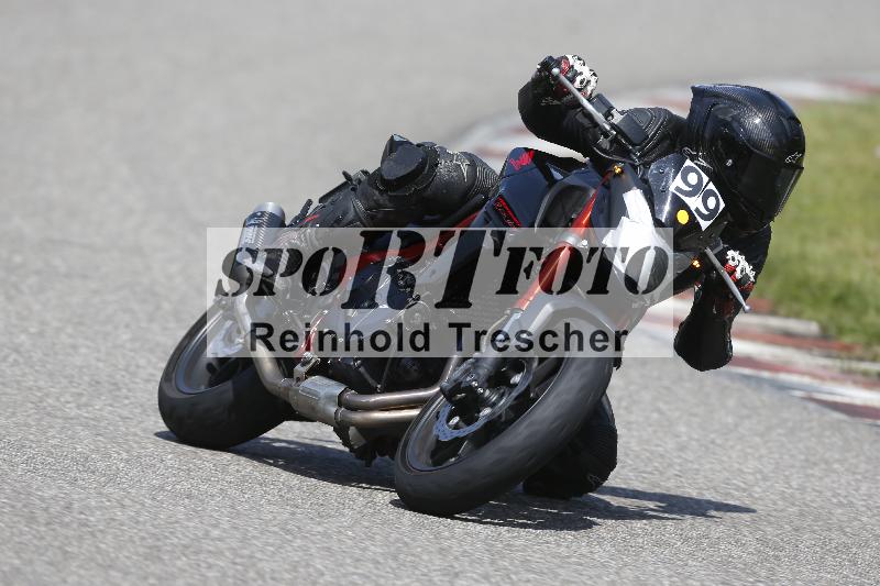 Archiv-2025/09 22.04.2025 Cornu Master School ADR/rot-rouge/99